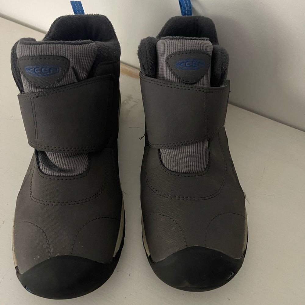 Keen Kootenay big Boys Size 5. Leather. Only worn 1x. Waterproof.